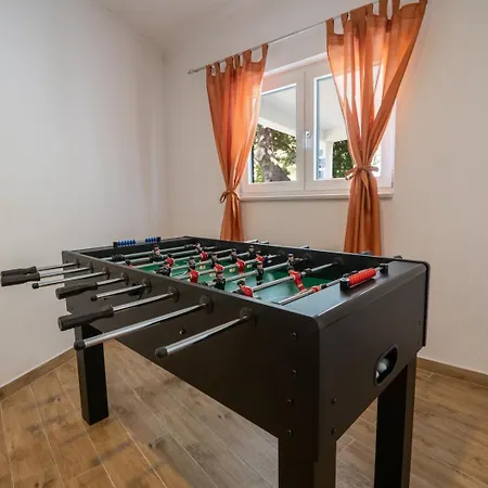 Villa Beautiful Libero With A Pool Jacuzzi Sauna Makarska