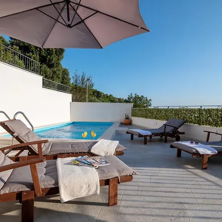 Villa Beautiful Libero With A Pool Jacuzzi Sauna Makarska