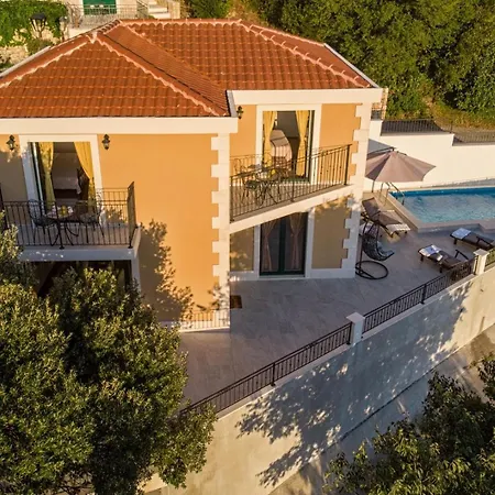 Villa Beautiful Libero With A Pool Jacuzzi Sauna *