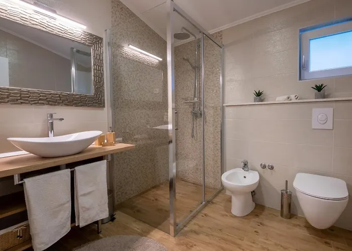 Villa Beautiful Libero With A Pool Jacuzzi Sauna *