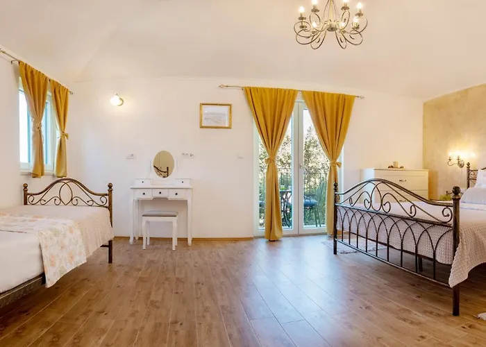 Villa Beautiful Libero With A Pool Jacuzzi Sauna *