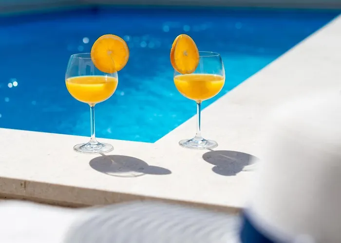 Villa Beautiful Libero With A Pool Jacuzzi Sauna *