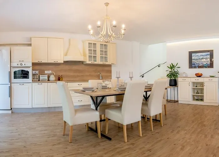 Beautiful Libero With A Pool Jacuzzi Sauna Villa Makarska