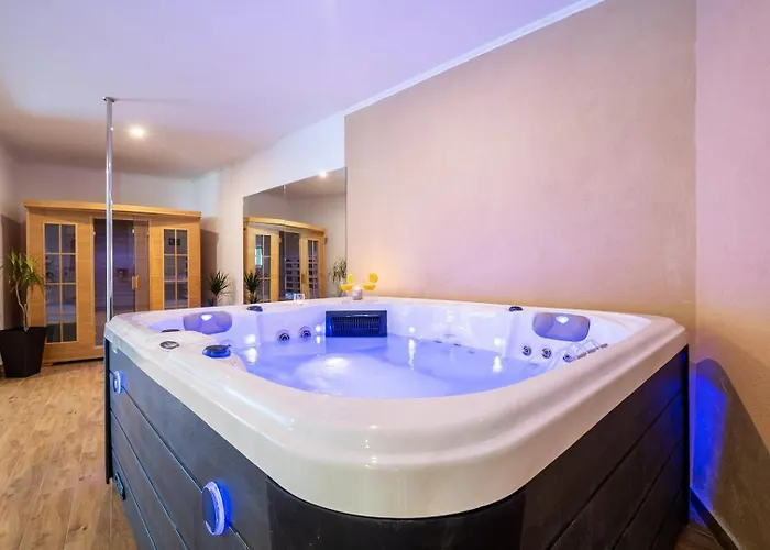 Beautiful Libero With A Pool Jacuzzi Sauna Villa