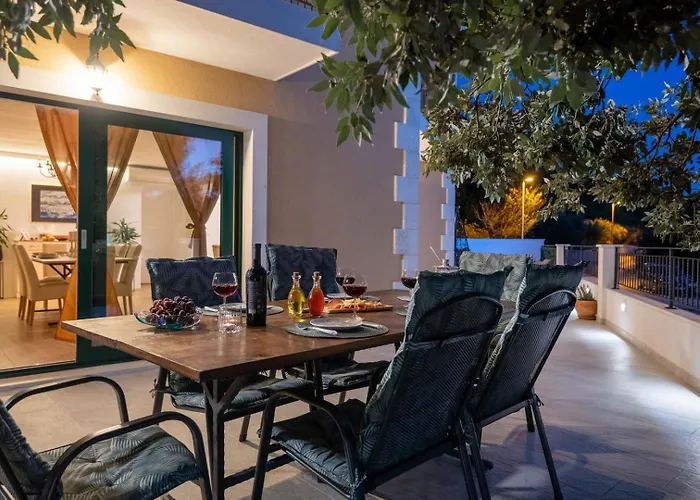 Villa Beautiful Libero With A Pool Jacuzzi Sauna *