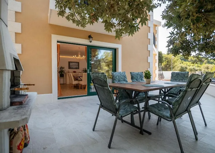 Villa Beautiful Libero With A Pool Jacuzzi Sauna Makarska